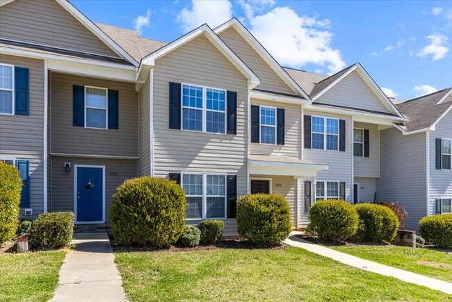 Building Photo - Move in ready upgraded Clayton Townhome fo...