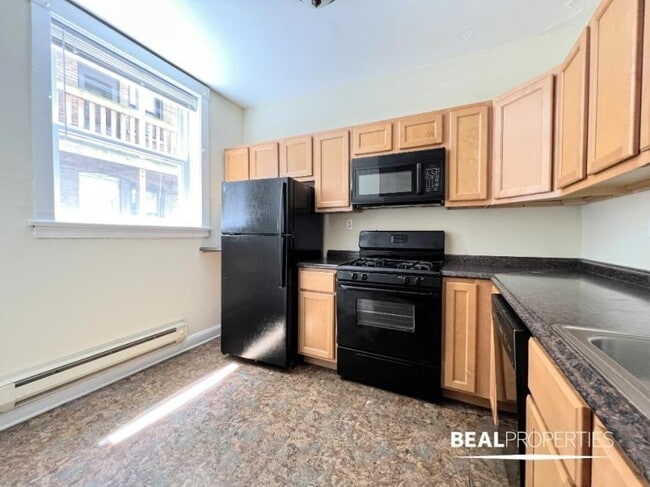 Building Photo - 2 bedroom in CHICAGO IL 60640
