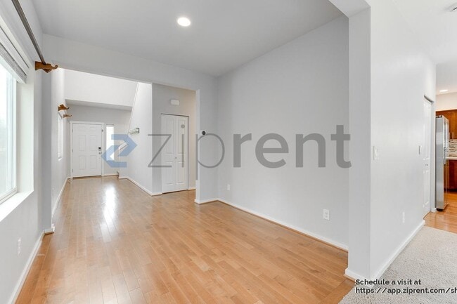 Building Photo - 1715 43rd St NE