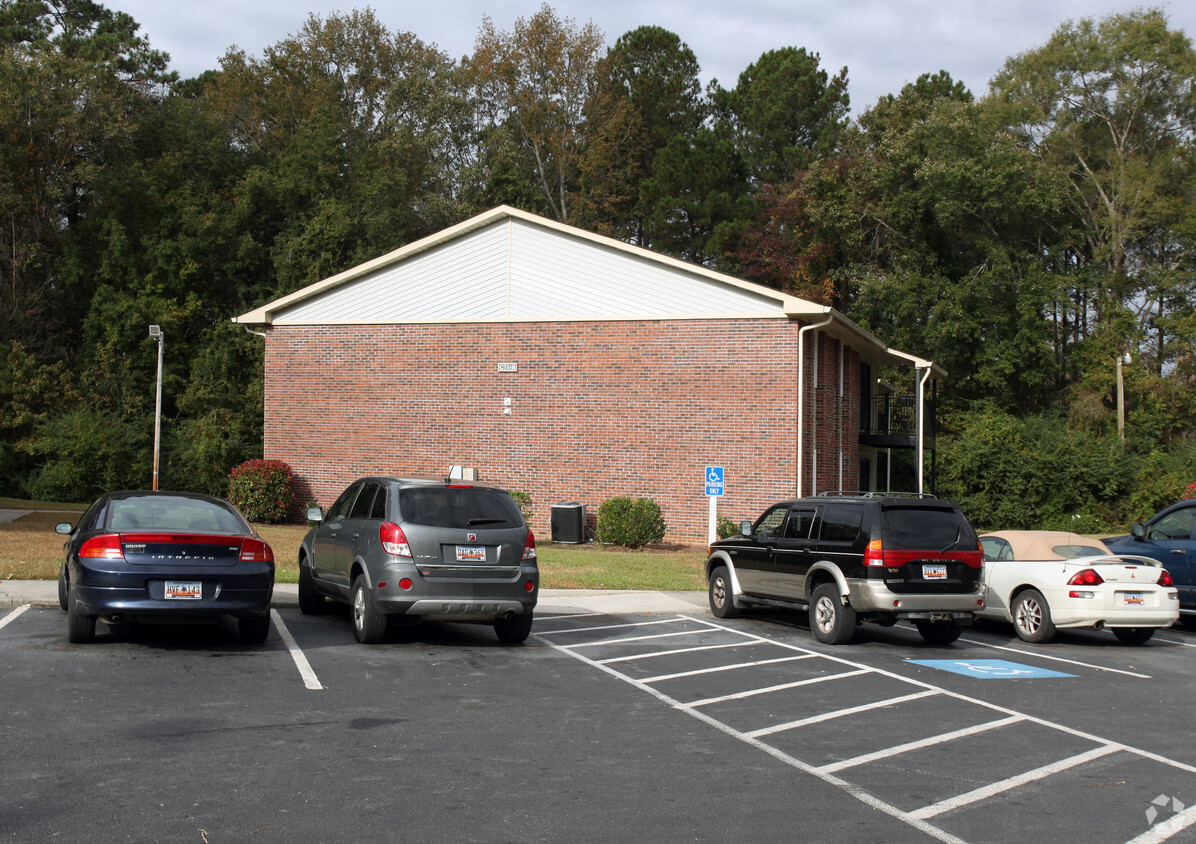 Building Photo - North Oaks Apartments