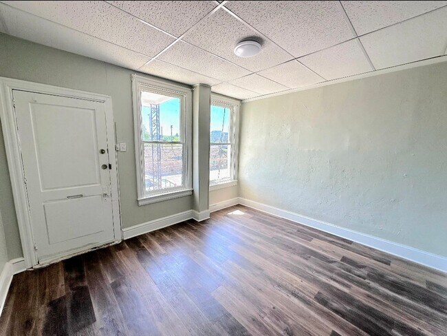 Foto del edificio - Large 2 bedroom House for Rent