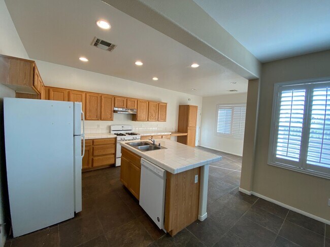 Building Photo - Great Single Story 3 Bedroom Home!