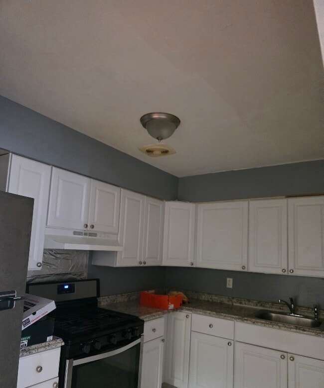 Building Photo - 108-13 49th Ave