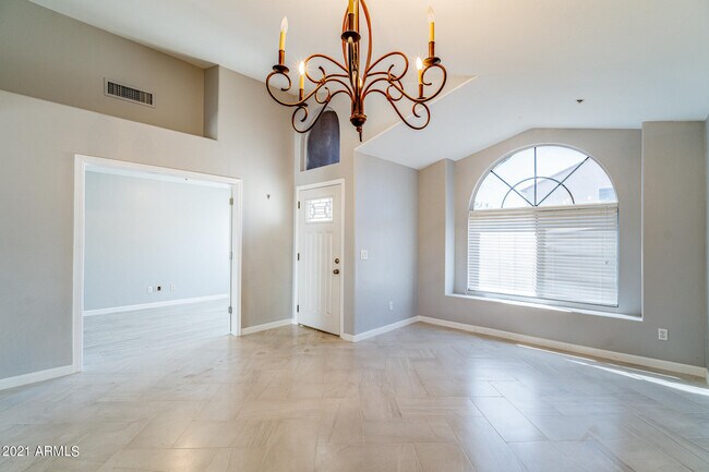 Building Photo - 3069 N 87th Way