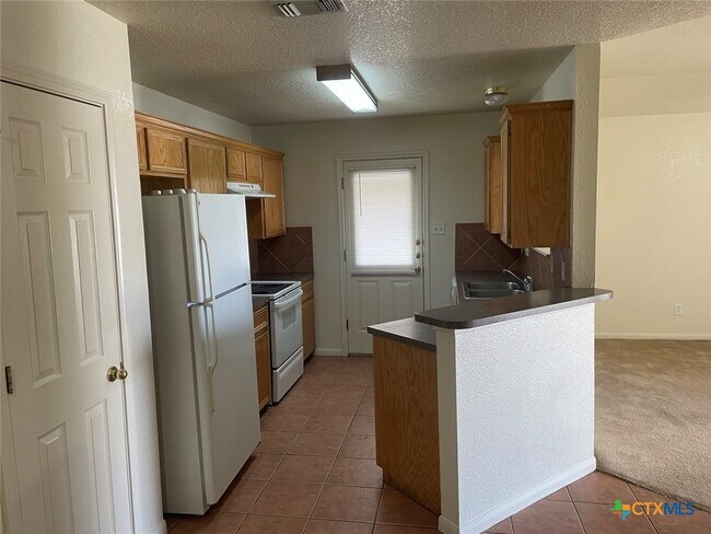 Foto del edificio - 3702 Dustin Ct