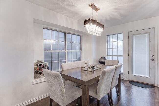 Foto del edificio - 2927 Chanute Dr