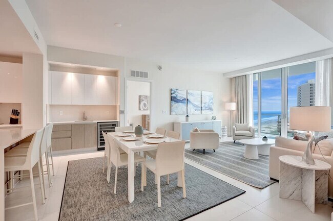 Foto del edificio - 3100 N Ocean Dr