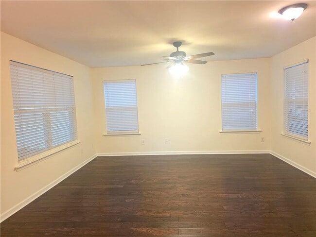 Building Photo - 411 Chatooga Ln