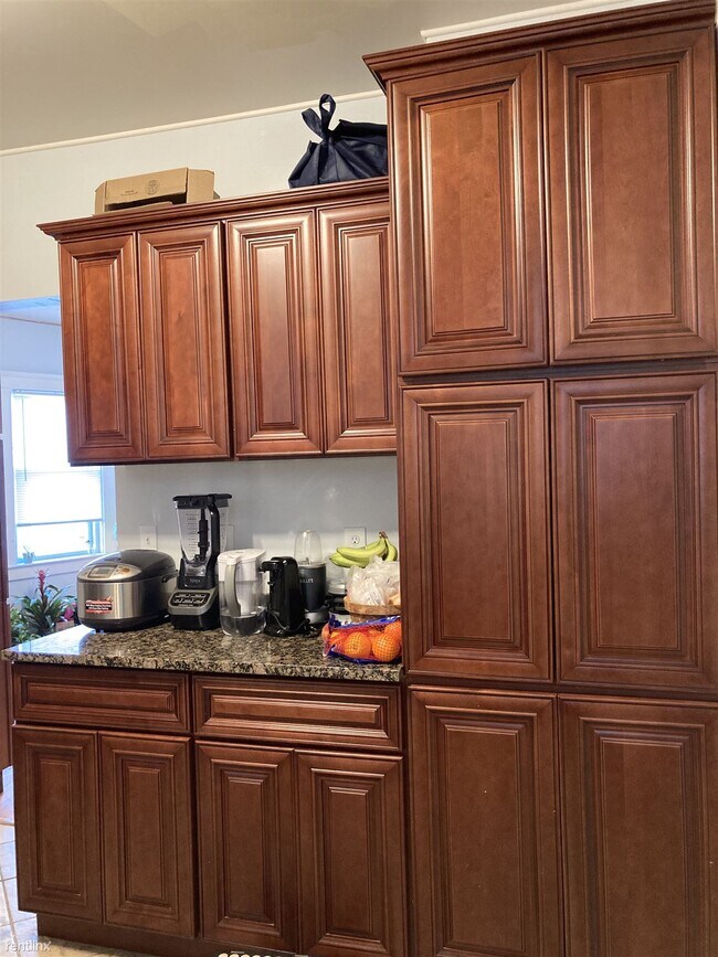 Foto del edificio - 6 br, 2 bath House - 510 S 4th Ave