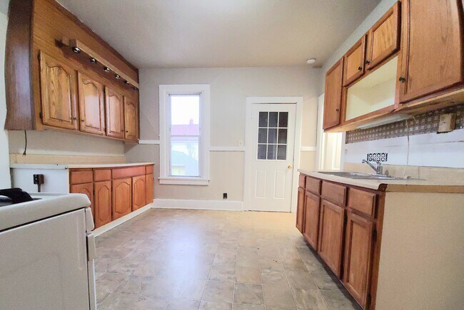 Foto del edificio - 327 N 41st St