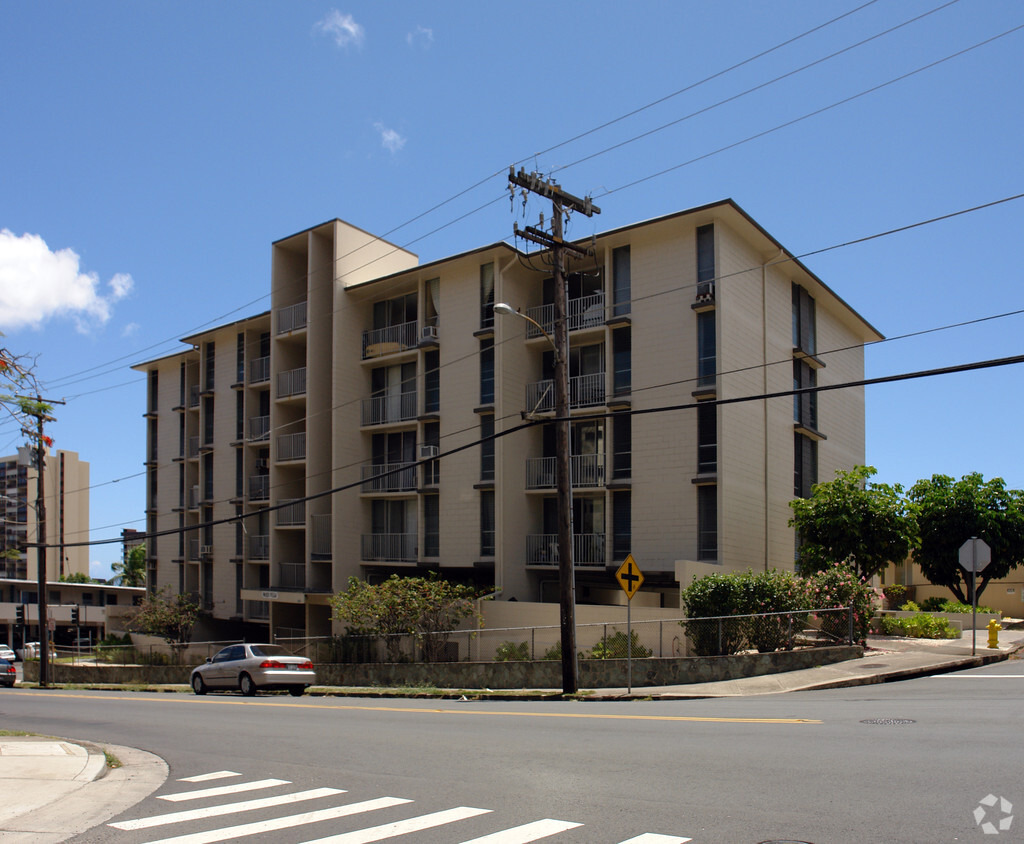 Building Photo - Ward Villa