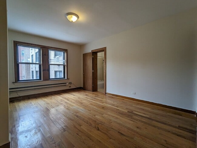 Foto del edificio - 540 W Wellington Ave