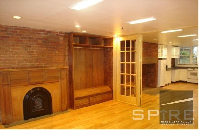 Building Photo - 139 Henry St