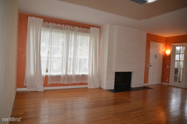 Building Photo - 3 br, 1.5 bath Townhome - 7981 Playmor Ter