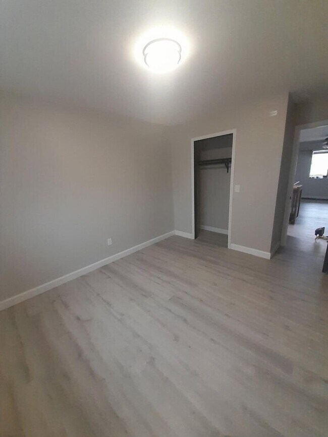 Foto del edificio - 2 Bedroom , 1 Bathroom Apartment!