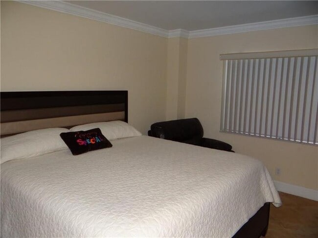 Foto del edificio - 1200 Hibiscus Ave