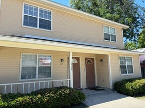 Building Photo - 1803 Plum St