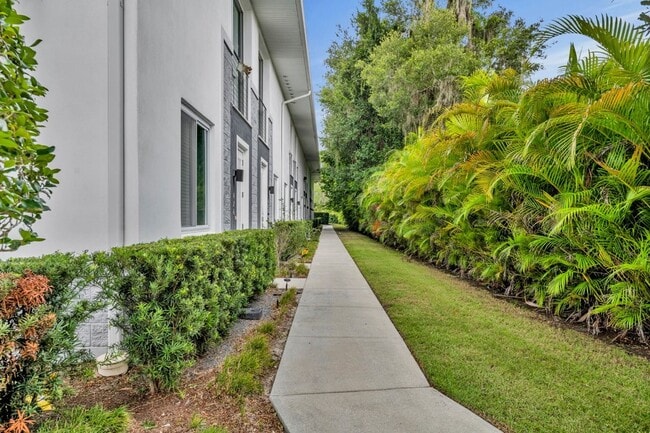 Garden-Style Front Path - 438 W Swoope Ave