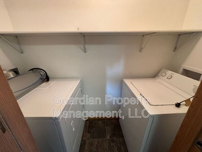 Foto del edificio - 322 East 4th Street