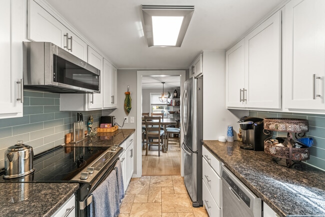 Foto del edificio - 15 Hawthorne Rd