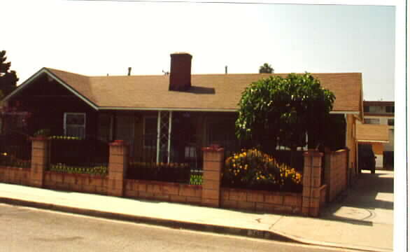 Foto principal - 2614 Graham Ave