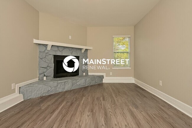 Building Photo - 3 Bedroom Pet-Friendly Home in Riverdale, ...