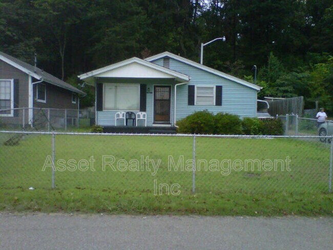 Building Photo - 2613 Truman Ave
