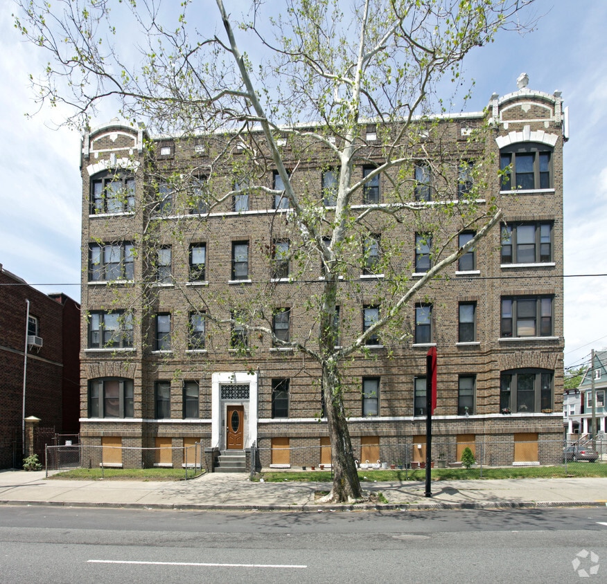 Building Photo - 265 Union St