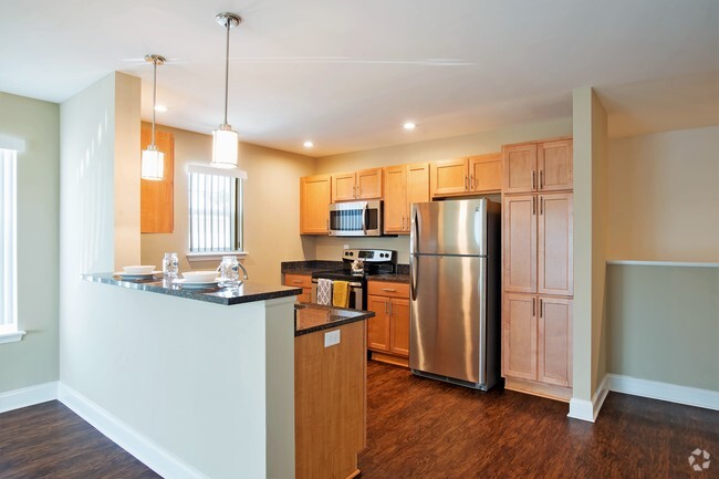 Kitchens with breakfast bars - Hampton Run