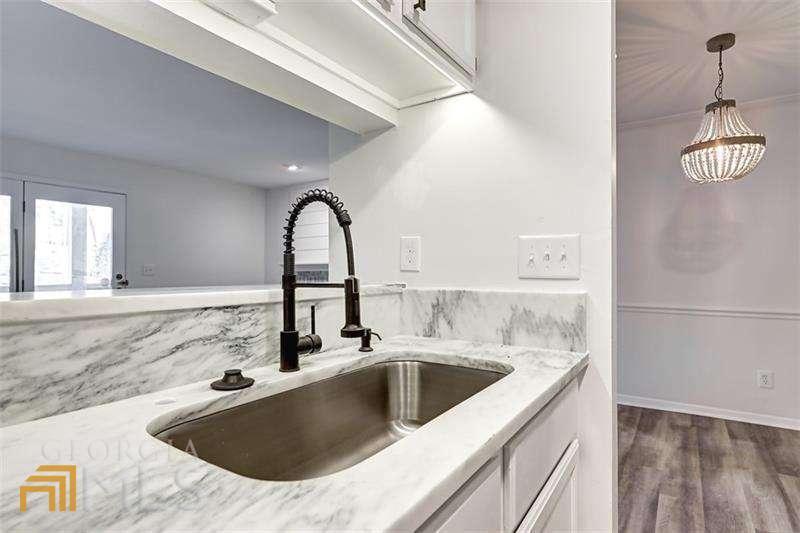 Primary Photo - 106 Warm Springs Cir