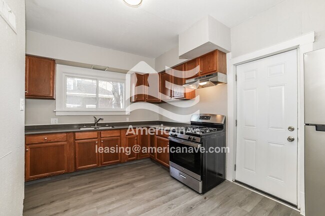 Building Photo - 1925 W Laura Ave