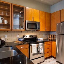 Building Photo - 5455 Richmond Ave.