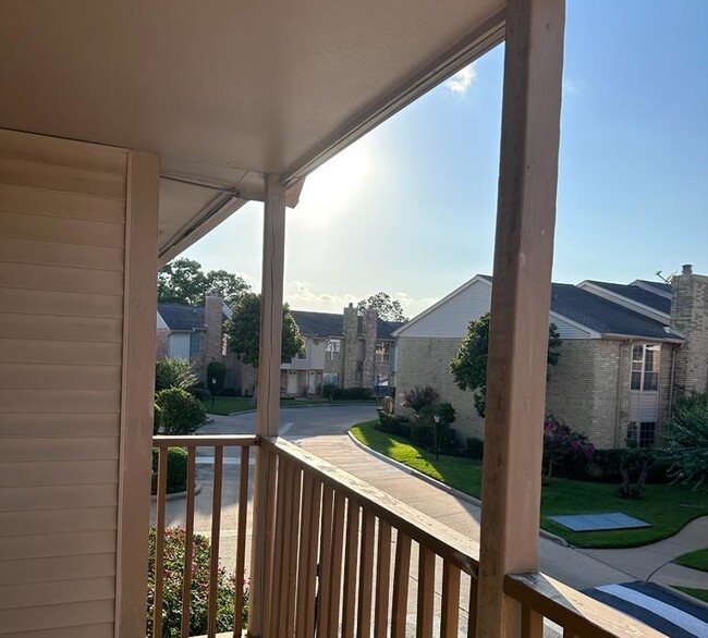 Balcony view 1 - 3100 Jeanetta St