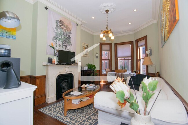 Foto del edificio - 9/1 No Fee! Two level 5BR/2BA near Brigham Circle, Longwood, Northeastern!