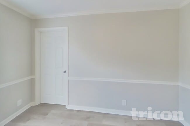 Building Photo - 5013 Claude Dr