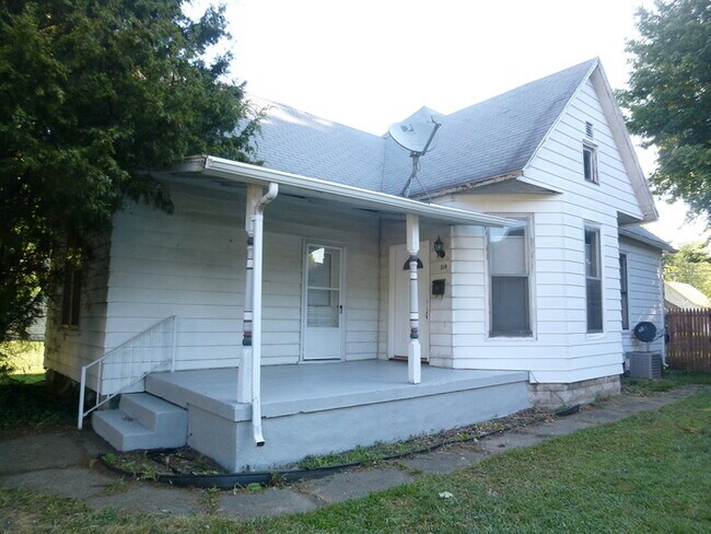 Building Photo - 3 Bedroom Home