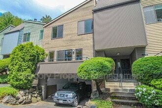 Building Photo - 9828 NE 137th St