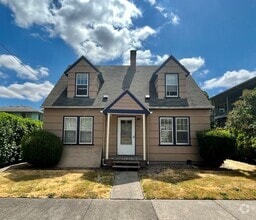 Building Photo - 319 SW 10th St