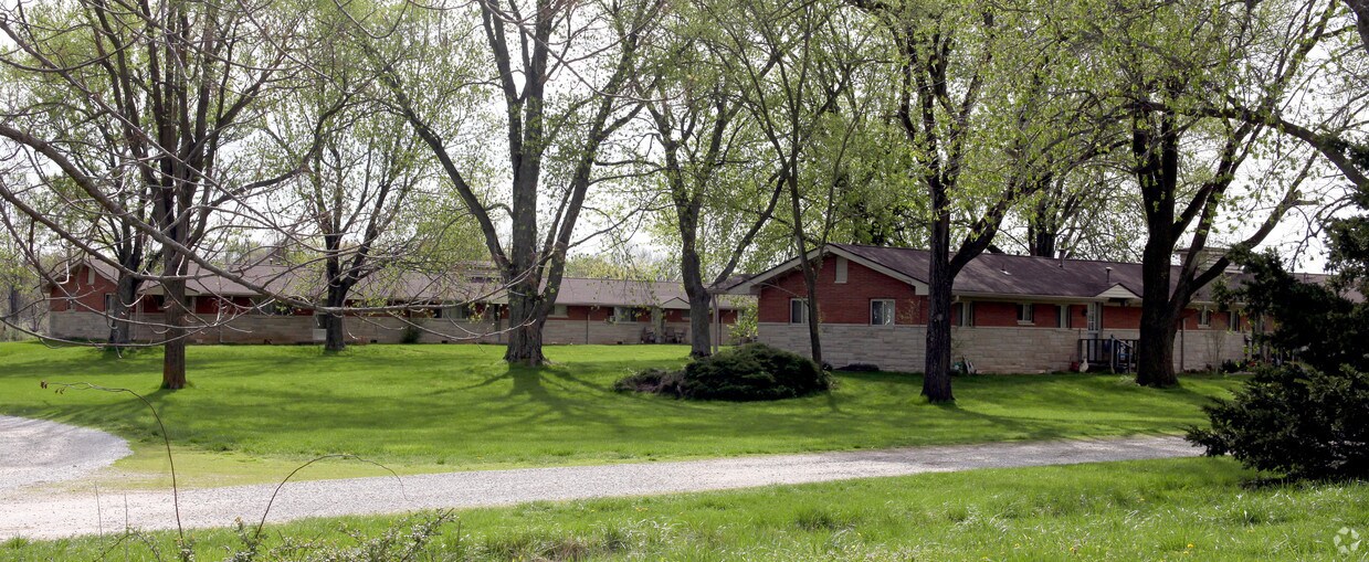 Primary Photo - 4055 E Main St