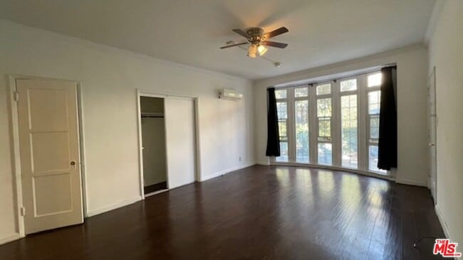 Building Photo - 933 S Hobart Blvd