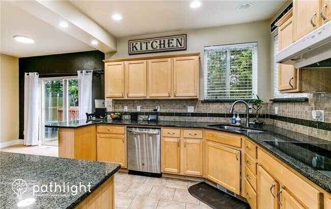 Building Photo - 18316 11th Ave Ct E