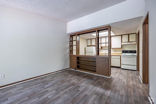 1BR, 1BA - 576SF - Shadow Trace Apartments