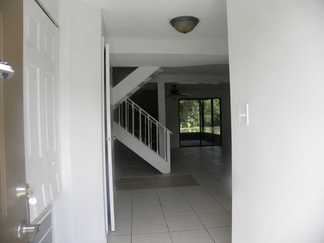 Building Photo - 4966 Sanoma Village