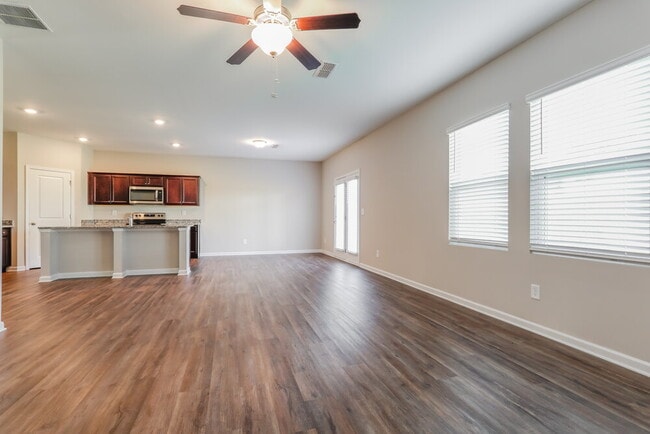 Foto del edificio - 3775 Place Dr