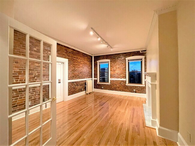 Foto del edificio - 884 Massachusetts Ave