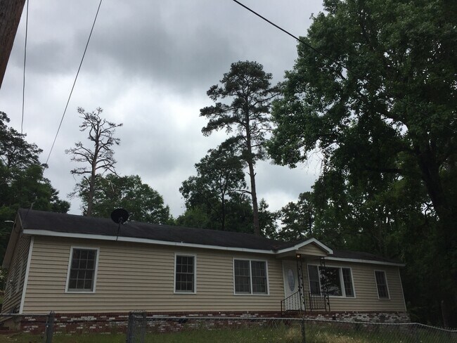 Foto del edificio - **ON HOLD**Near Ft. Benning/Columbus, GA 3 Bedroom / 2 Bathroom Home for Rent***