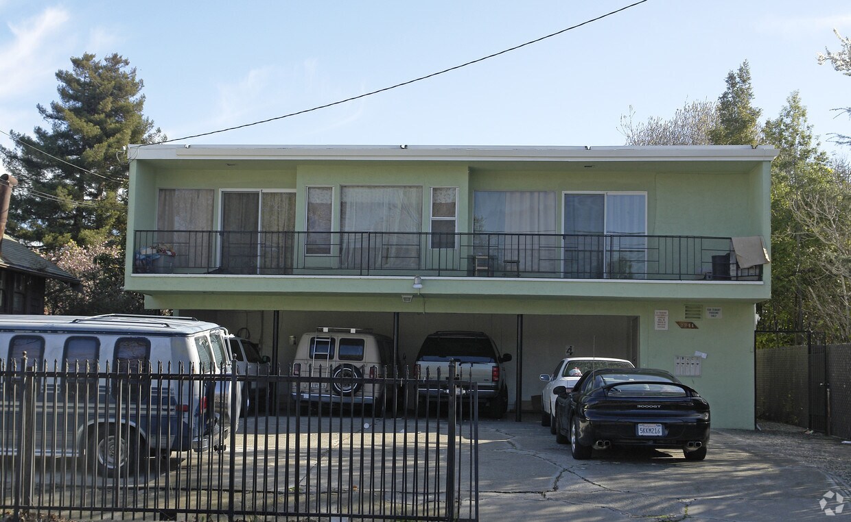Primary Photo - 2241 9th St