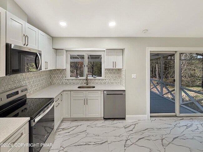 Foto del edificio - 308 Hemlock Ln