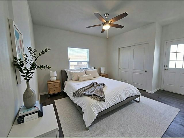 Foto del edificio - 3825 N Nellis Blvd