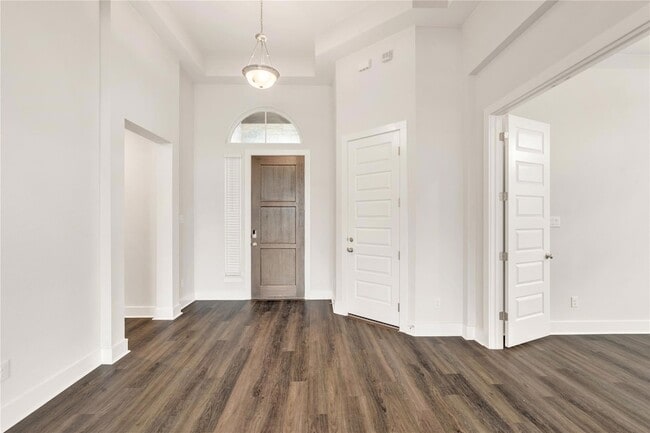 Building Photo - 2216 Bellisa Vis Dr